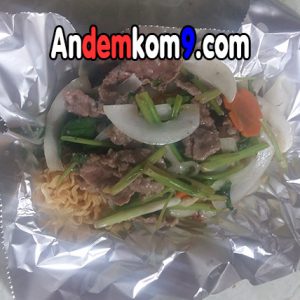 món mỳ xào bò tại bếp kom9