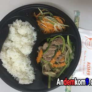 Hình ảnh món cơm bò xào cần tỏi ship đêm