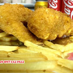 Ăn vặt ngon ở Hà Nội với món KFC ngon hấp dẫn. Chỉ 70k/1 suất KFC gồm 1 đùi + 1 cánh.