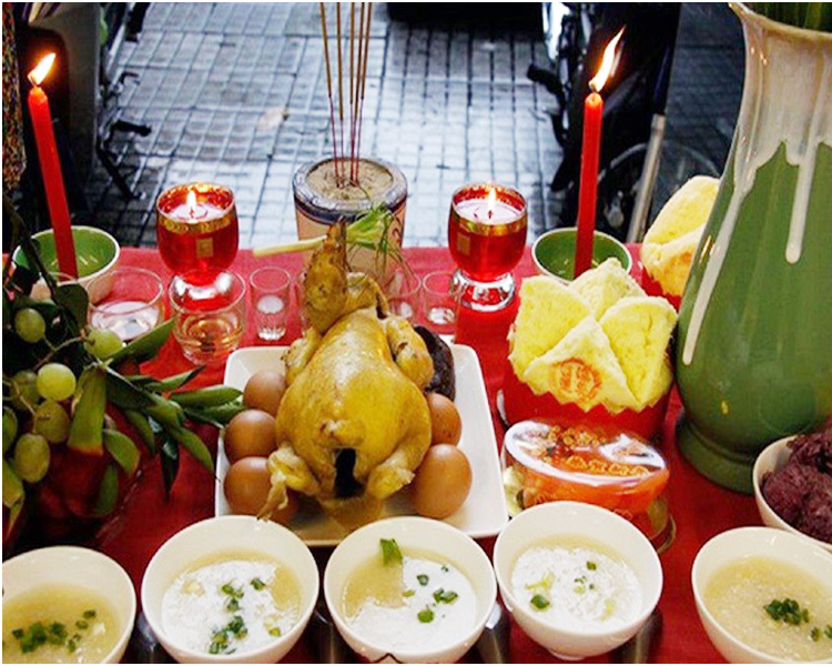 G&agrave; c&uacute;ng rằm th&aacute;ng 7 để nguy&ecirc;n con quay đầu v&agrave;o b&aacute;t hương