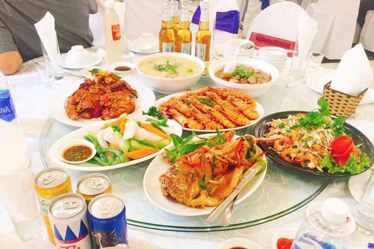 lien hoan cong ty tat nien dip cuoi nam