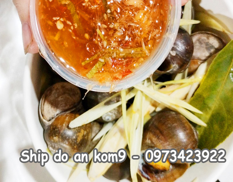 hinh anh mon oc mit luoc nhau voi bia ruou ngon