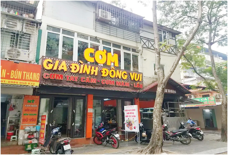 Qu&aacute;n cơm Gia đ&igrave;nh đ&ocirc;ng vui ở Cầu Giấy